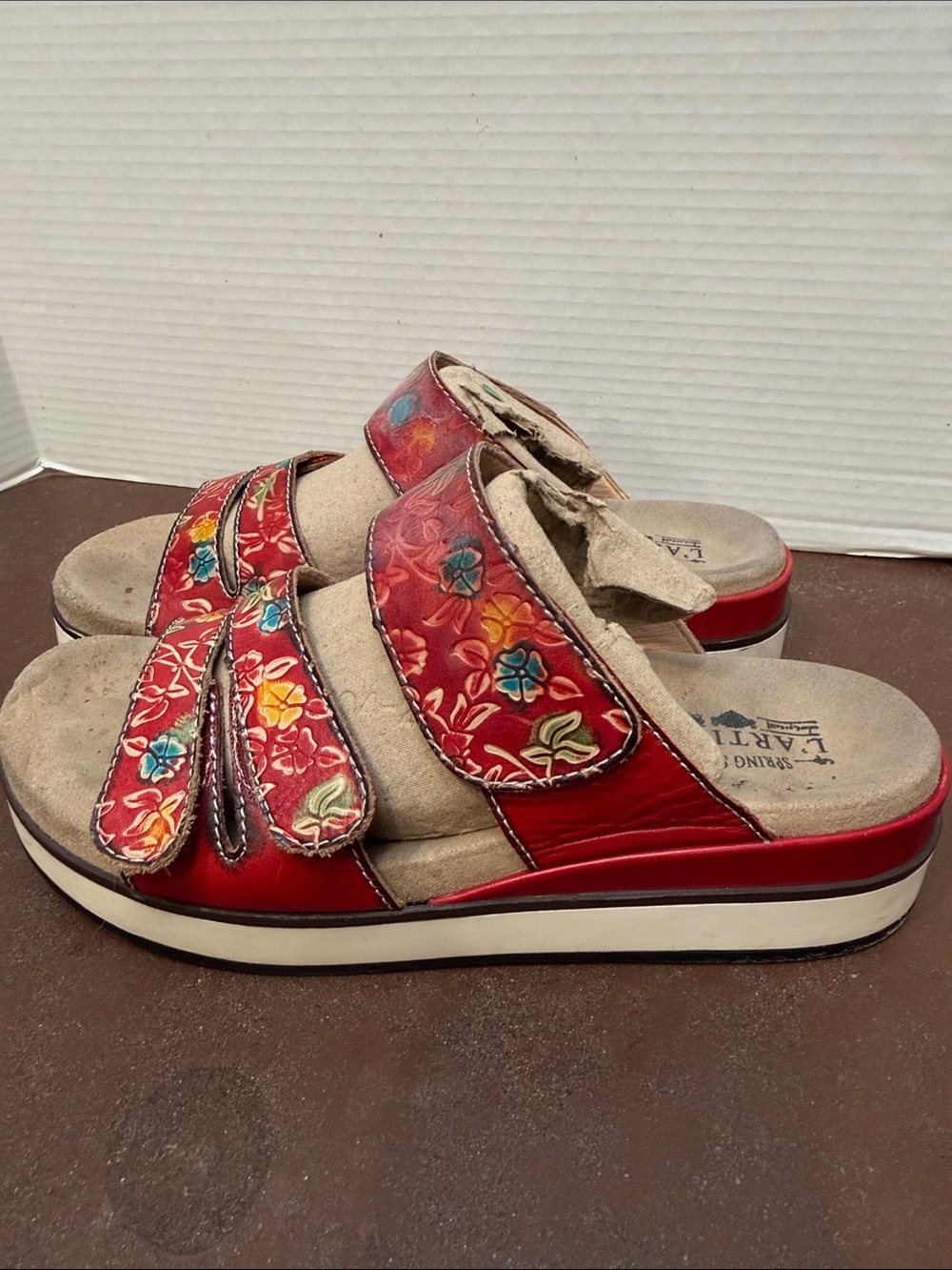 L’Artiste Dearest Slide Sandal. Red Floral Leather Comfort wedge, women 42